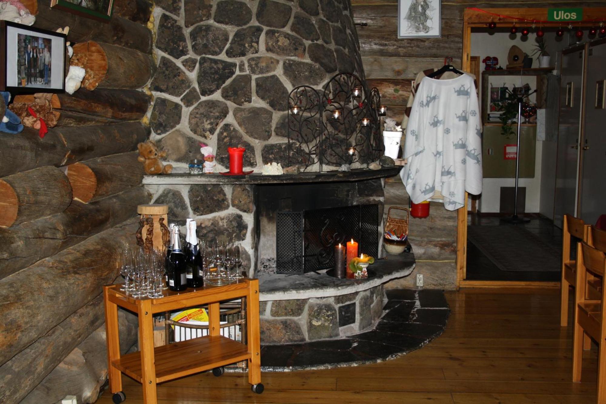 Neljaen Tuulen Tupa Bed and Breakfast Kaamanen Exteriör bild
