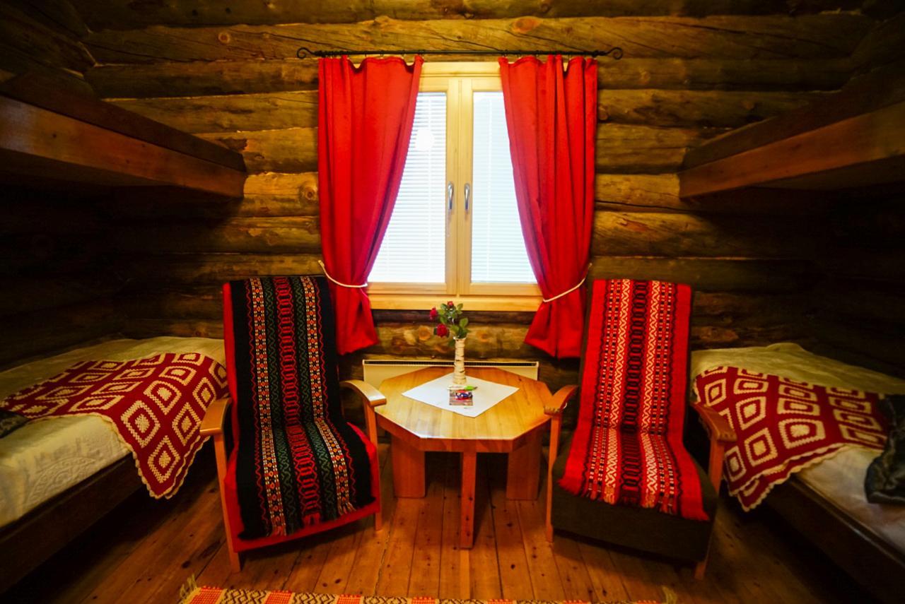 Neljaen Tuulen Tupa Bed and Breakfast Kaamanen Exteriör bild